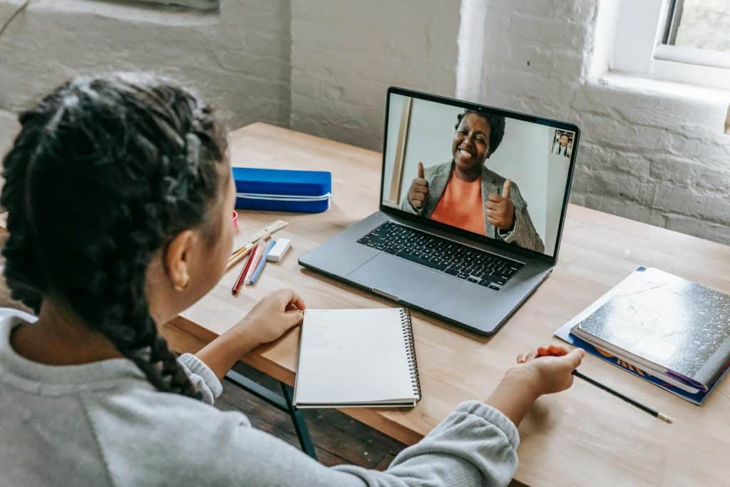 Cameras On During Meetings: The Pros and Cons